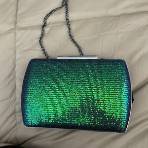 NWOT NORDSTROM GORGEOUS IRIDESCENT GREEN WITH BLUE/PURPLE CLUTCH/CROSSBODY